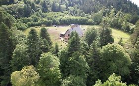 Le Domaine De La Louve Blanche